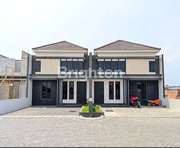 image DREAM PARK  WARU SIDOARHO SELANGKAH JALAN MERR (1)