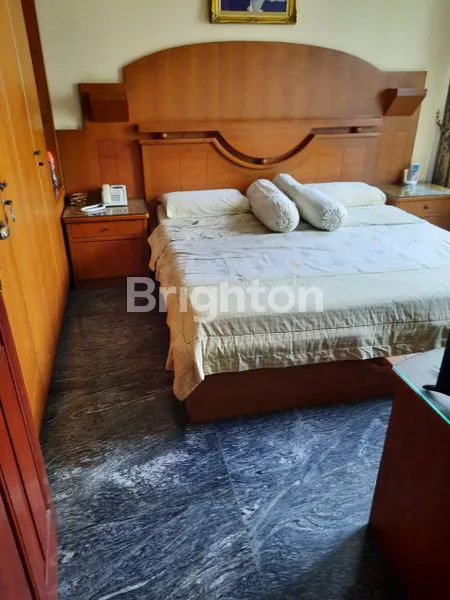 image RUMAH MEWAH DI CEMPAKA PUTIH (7)