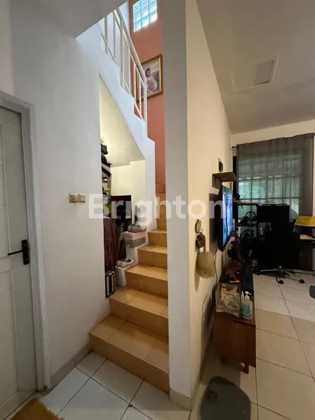 image RUMAH 2 LANTAI SEMI FURNISHED SHM NUSA LOKA BSD DIBAWAH 2M (3)