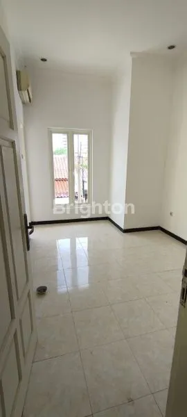 image RUMAH DI PURIMAS GUNUNGANYAR DEKAT KAMPUS UPN (7)