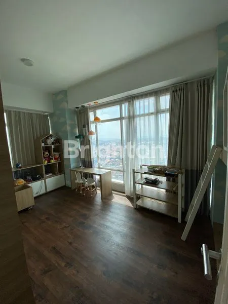 image APARTEMEN FAMILY LUXURY FULL FURNISHED CANTIK DAN NYAMAN DI PUNCAK DHARMAHUSADA MERR SELANGAKAH KE UNAIR DAN GALAXY MALL, COCOK BUAT KELUARGA KECIL (4)