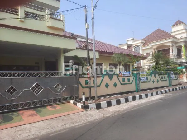 image RUMAH MEWAH DI CEMPAKA PUTIH (1)