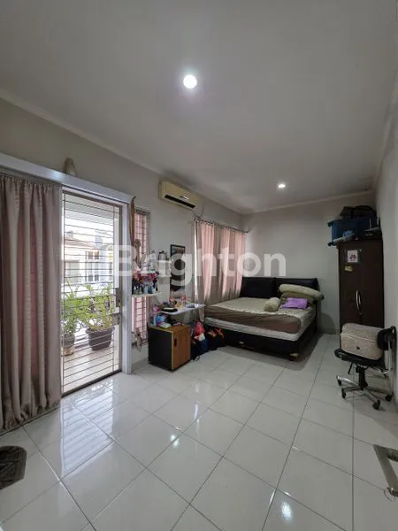 image RUMAH LEBAR 8, GADING SERPONG, LOKASI STRATEGIS (3)