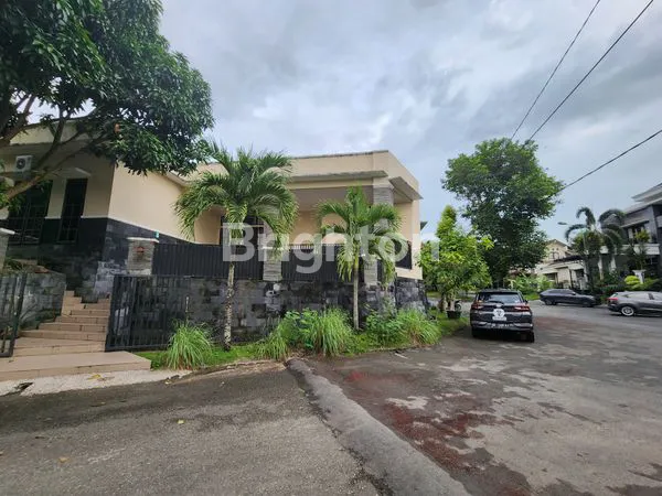 RUMAH MEWAH POSISI HOOK DI PESONA MEDITERANIA