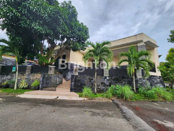 image RUMAH MEWAH POSISI HOOK DI PESONA MEDITERANIA  (2)