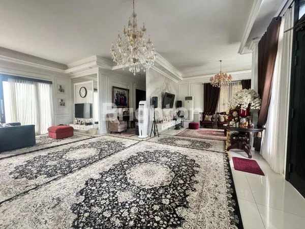 image DIJUAL RUMAH CANTIK DAN MEWAH.TERLETAK DIPUSAT KOTA BALIKPAPAN.LOKASI SANGAT STRATEGIS  (3)