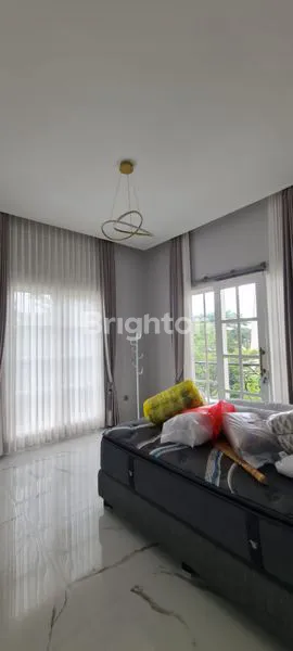 image RUMAH MEWAH  DUA LANTAI FULL FURNISHED DI GRAND CITY (8)
