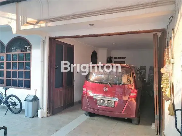 image RUMAH HOOK 2 LANTAI, 5 KAMAR TIDUR – STRATEGIS DEKAT LRT & MALL – SHM – SIAP HUNI! (8)