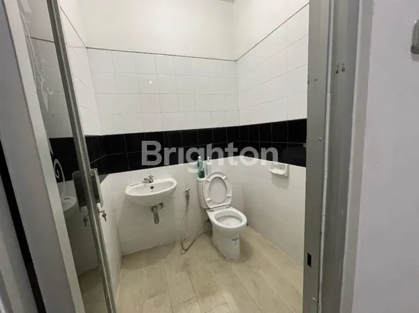 image RUKO SIAP PAKAI COCOK UNTUK USAHA STRATEGIS DI GWALK (4)