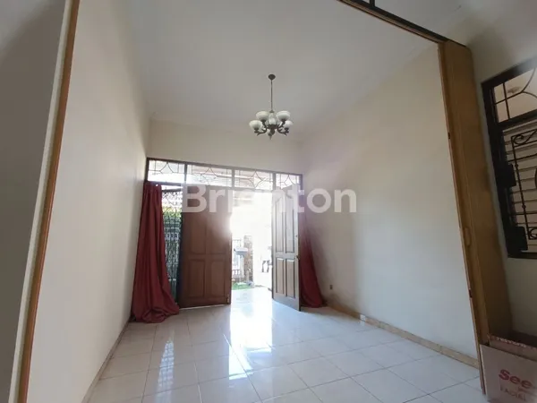 image MOJOARUM RUMAH CANTIK, JALAN LEBAR 3 MOBIL (1)