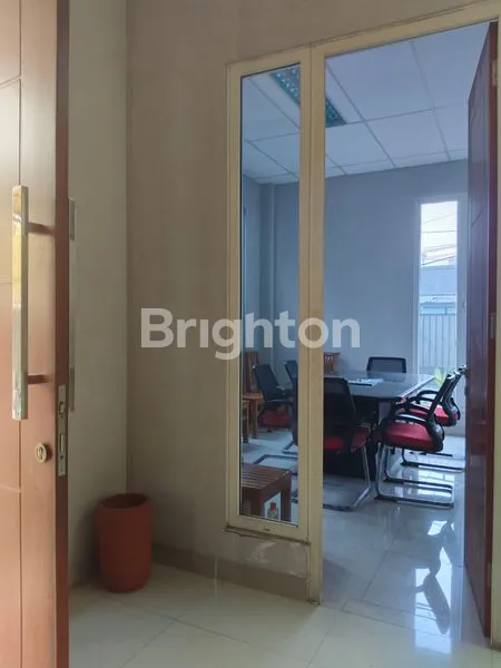 image RUMAH MEWAH BERNUASA ASRI DAN NYAMAN (3)