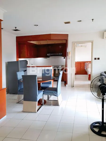 image HOT DEALS APARTEMEN LUAS & STRATEGIS DI JANTUNG KOTA JAKARTA, 3BR FULL FURNISHED, LANTAI RENDAH HARGA DIBAWAH NJOP BISA KPR, SEMANGGI APARTMENT, SLIPI, GATOT SUBROTO, JAKARTA PUSAT (7)