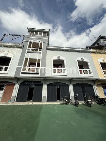 image RUKO 2 DAN 3 LANTAI STRATEGIS UNTUK BRANDING DI ALAYA (1)