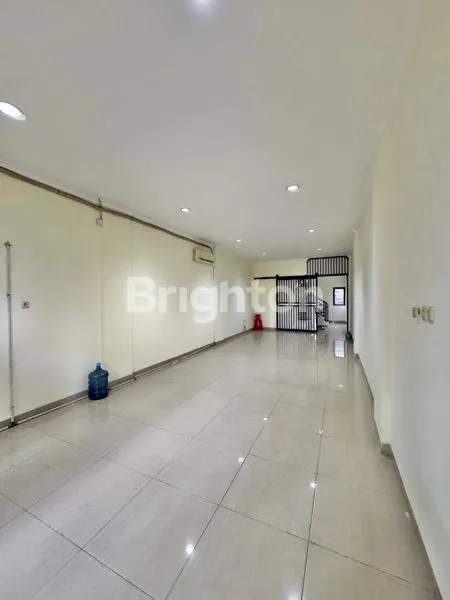 image RUKO 4.5 LANTAI SEMI FURNISHED SUDAH DIRENOVASI LOKASI PINGGIR JALAN RAYA TANJUNG DUREN (5)