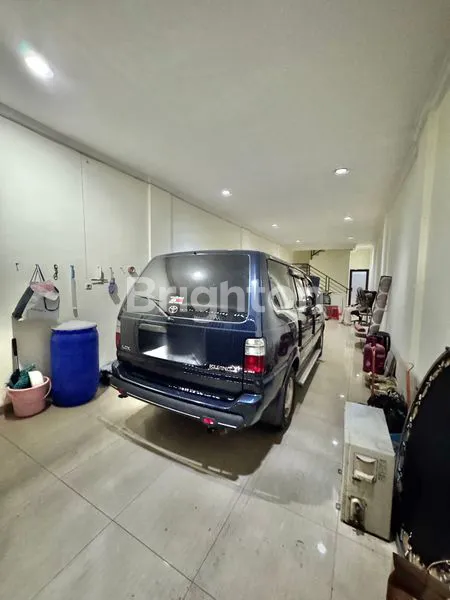 image RUKO 4.5 LANTAI SEMI FURNISHED SUDAH DIRENOVASI LOKASI PINGGIR JALAN RAYA TANJUNG DUREN (2)