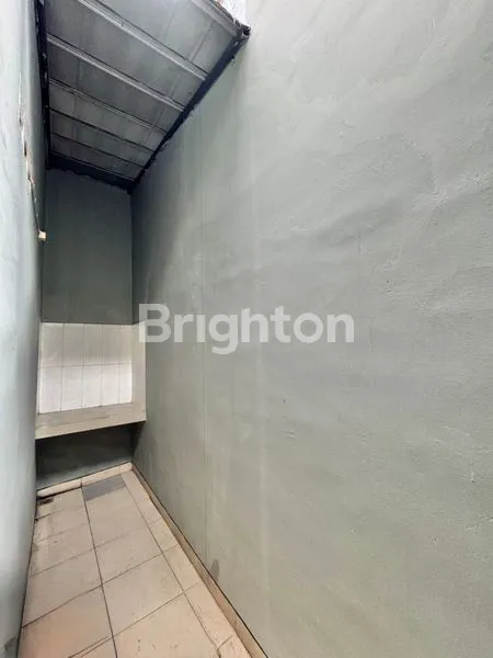 image RUKO 4.5 LANTAI SEMI FURNISHED SUDAH DIRENOVASI LOKASI PINGGIR JALAN RAYA TANJUNG DUREN (3)