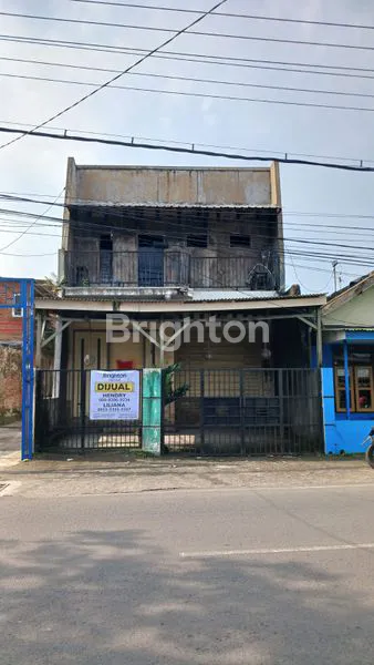 RUMAH USAHA 2 LANTAI STRATEGIS DEKAT TOL PANDAAN-MALANG