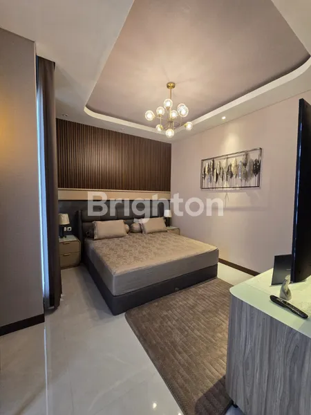 image RUMAH CANTIK SIAP HUNI FULL FURNISHED NORTH EMERALD MANSION CITRALAND SURABAYA BARAT (8)