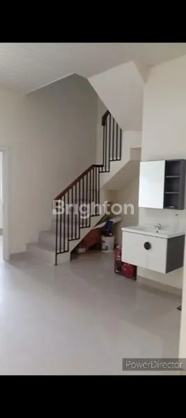 image RUMAH BANGUNAN MANDIRI DI CLUSTER WHELFORD GREENWICH BSD (4)