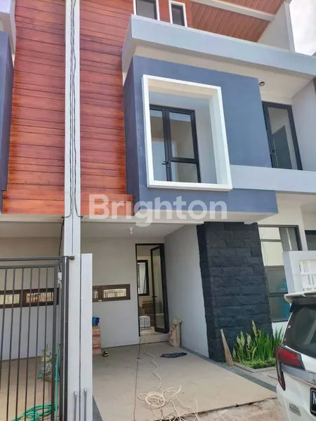 image PERUMAHAN DEKAT KAMPUS UMM KOTA MALANG GRIYA INGGIL TASIKMADU ( RUMAH 3 LANTAI) BONUS MEBEL,BISA UNTUK RUMAH KOS. (3)