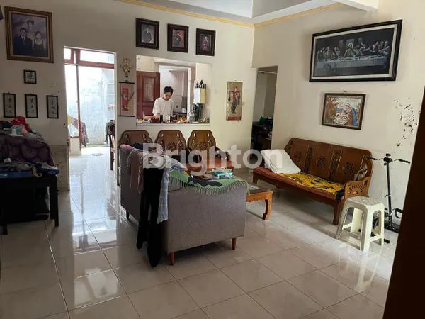 image RUMAH STRATEGIS DI TAMAN DUTA DEPOK (3)