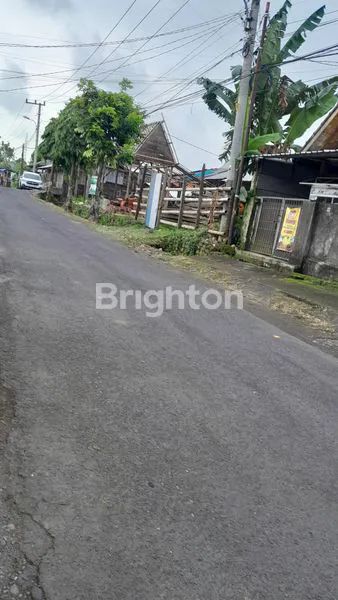 image RUMAH LANTAI SATU DENGAN LOKASI DEKAT SEKOLAH TAMAN RAMA  DENGAN LINGKUNGAN DAN SUASANA NYAMAN  (3)