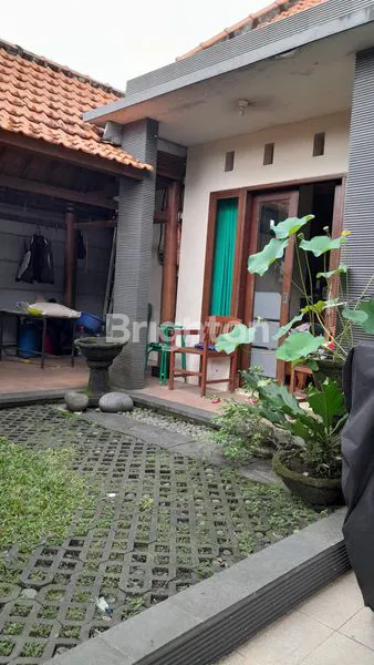 RUMAH LANTAI SATU DENGAN LOKASI DEKAT SEKOLAH TAMAN RAMA  DENGAN LINGKUNGAN DAN SUASANA NYAMAN
