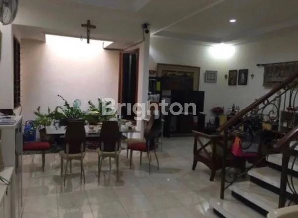 image FS HUNIAN ELEGAN SIAP HUNI DI GRAHA FAMILY SURABAYA BARAT (3)