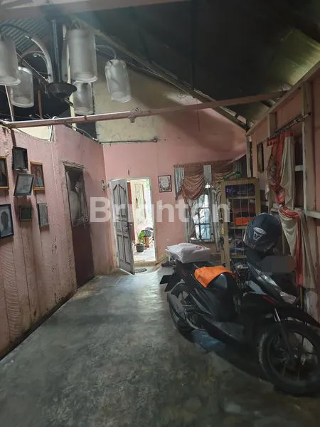 image JUAL RUMAH TUA COCOK BUAT KOST KOST AN DI SEKITARAN AYAHANDA (6)