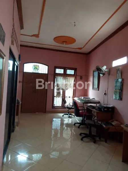 image RUMAH LUAS DAN MEWAH DI JALAN SAKURA 3 MEDAN TUNTUNGAN (6)