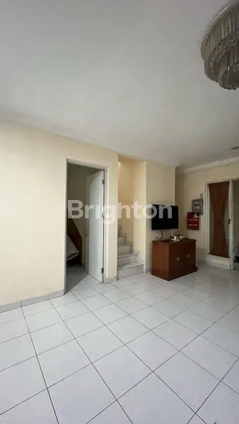 image RUMAH LUAS 180M² SIAP HUNI DI LEGENDA WISATA CIBUBUR, CILEUNGSI, BOGOR (8)