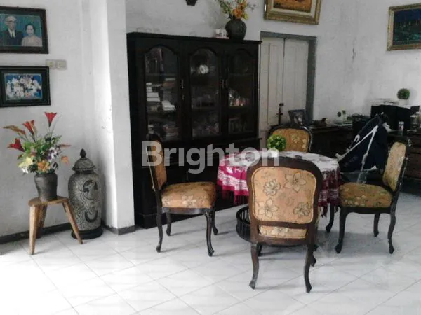 image DIJUAL RUMAH BANGUNAN TUA DI JL. RAYA KARANG MENJANGAN, SURABAYA  (7)