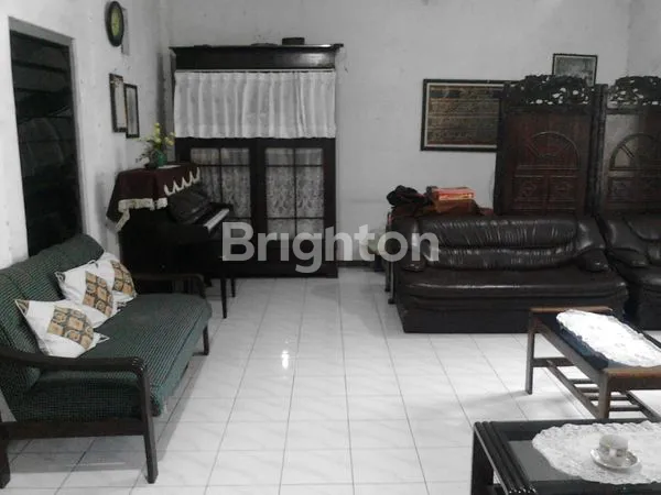 image DIJUAL RUMAH BANGUNAN TUA DI JL. RAYA KARANG MENJANGAN, SURABAYA  (6)