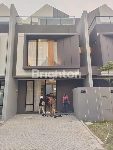 image RUMAH ATTIC SURABAYA TIMUR  (1)