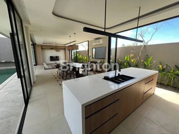 image BRAND NEW LUXURY VILLA 4 BEDROOM IN UNGASAN ULUWATU (3)