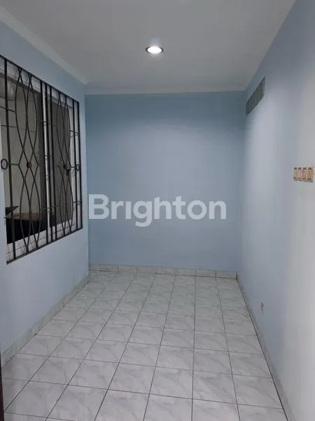 image RUMAH 2 LANTAI SIAP HUNI DAAN MOGOT BARU JAKARTA BARAT (5)