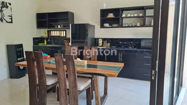 image VILLA 1 LANTAI DENGAN KEBUN LUAS TANPA POOL DI KEROBOKAN (5)