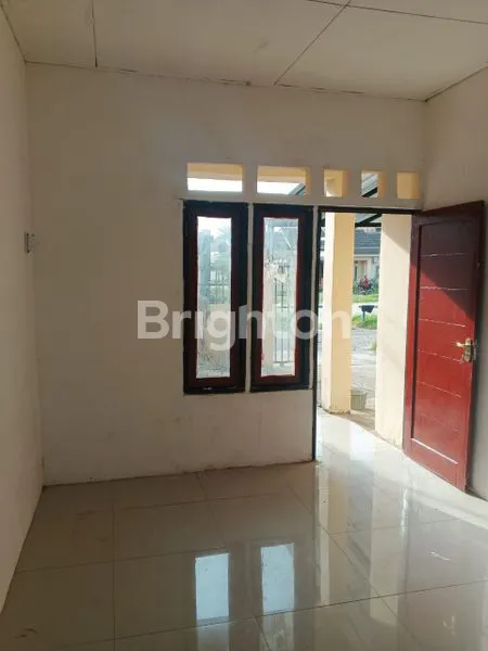 image RUMAH PILAR MAS ASRI DEKAT SGC SENTRA GROSIR CIKARANG SUBSIDI CICILAN FLAT SAMPAI LUNAS (4)