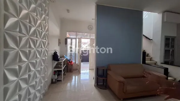 image RUMAH 2.5 LANTAI DI MULYOSARI MAS (2)