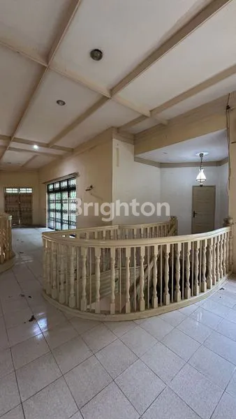 image RUMAH 2 TINGKAT DAN LUAS COCOK UNTUK TEMPAT TINGGAL SAMBIL BUKA USAHA  DI PUSAT KOTA MEDAN JALAN IMAM BONJOL (7)