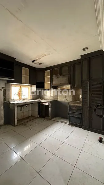 image RUMAH 2 TINGKAT DAN LUAS COCOK UNTUK TEMPAT TINGGAL SAMBIL BUKA USAHA  DI PUSAT KOTA MEDAN JALAN IMAM BONJOL (3)