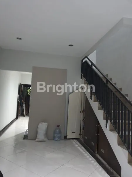 image RUMAH CANTIK STRATEGIS DI ANTASARI (4)