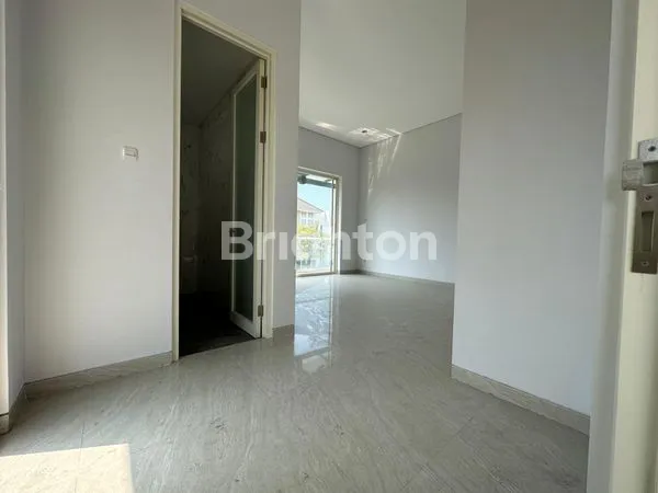 image RUMAH HOOK 2LANTAI SIAP DIHUNI. SELANGKAH DARI KAMPUS ITS, GALAXY MALL, ARAYA (8)