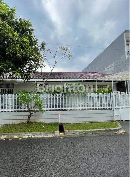 image RUMAH FURNISHED STRATEGIS SELANGKAH MENUJU MALL PONDOK INDAH JAKARTA SELATAN  (1)