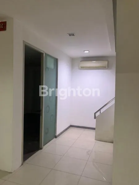 image RUKO GANDENG DI MENTENG AREA (1)