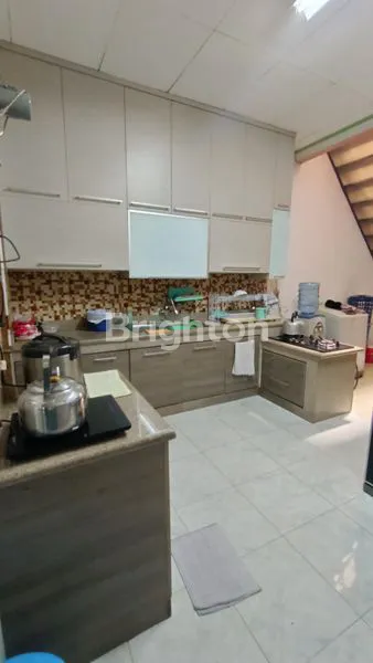 image RUMAH MEWAH SUNTER DUA LANTAI (7)