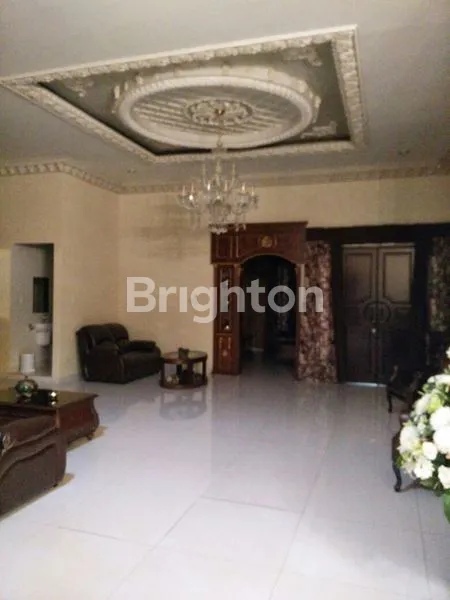 image RUMAH SUPER BESAR DI JANTUNG KOTA MEDAN (1)