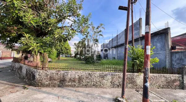 image RUMAH DENGAN LAHAN YG LUAS - MONGONSIDI - MEDAN  (3)