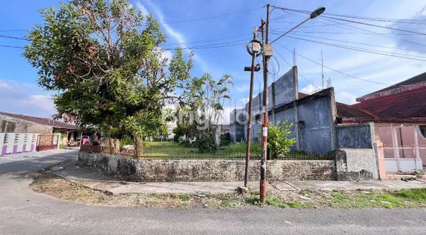 image RUMAH DENGAN LAHAN YG LUAS - MONGONSIDI - MEDAN  (4)