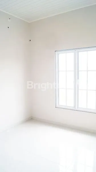 image RUMAH SIAP HUNI 2 LANTAI DEKAT UNPAM PAMULANG TANGERANG SELATAN (4)